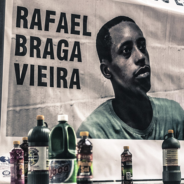 Une bannière lors d'une manifestation de soutien à Rafael Braga Vieira en 2014. Photo: Mídia Ninja / Flickr, CC-BY-NC-SA 2.0