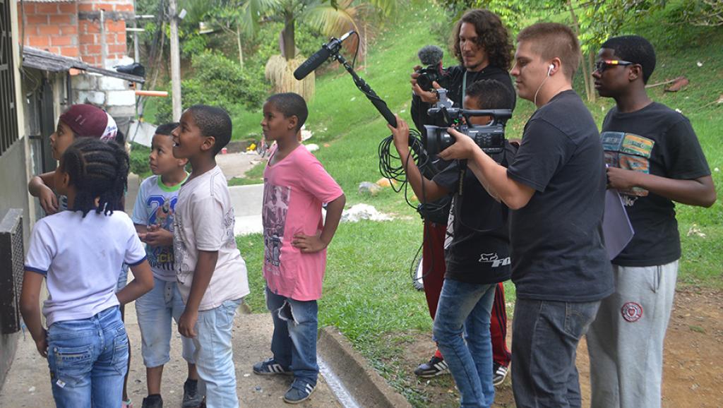 Les enfants sont impliqués dans le processus de production des images devant et derrière la caméra. © DR FIC KUNTA KINTE Source:RFI
