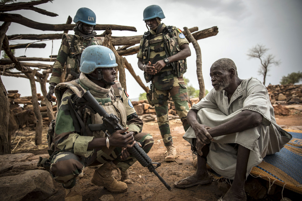 Photo MINUSMA/Gemma Cortes. Des Casques bleus de l'ONU dans la région de Mopti, au centre du Mali, en juillet 2019.
