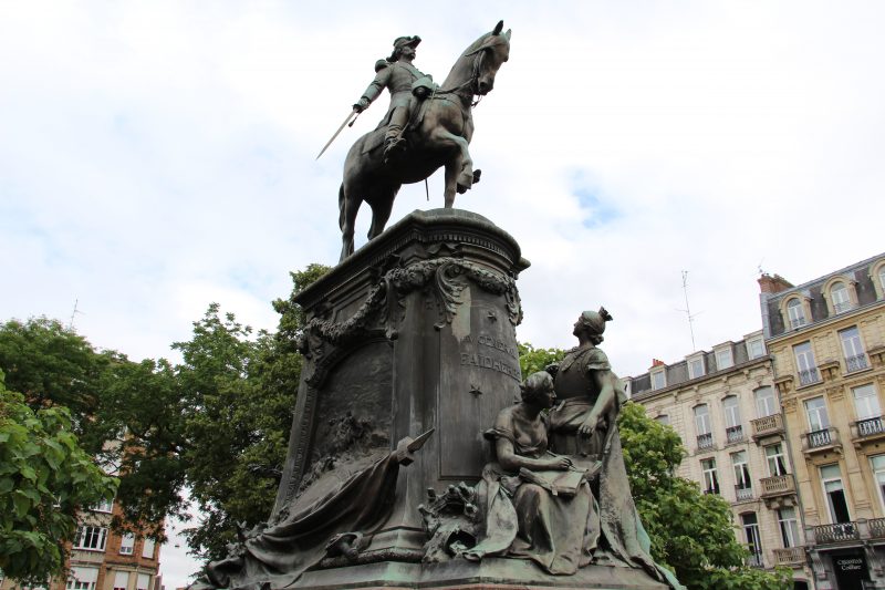 Statue du général Faidherbe à Lille, au nord de la France. Photo partagée sur Flickr par l'utilisateur Fred Romero sous licence CC by 2.0